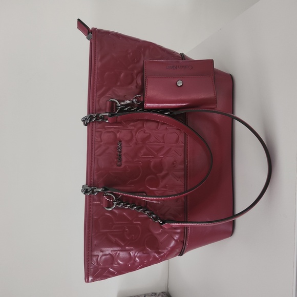 Woman's Purse - Picture 1 of 4